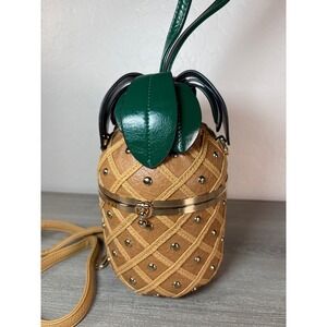 DS Bags Pineapple Novelty Crossbody Bag Tan Green Gold Studded Wristlet Purse‎